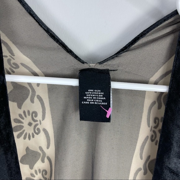 Velvet embroidered tassel poncho shawl cream black - Picture 6 of 8